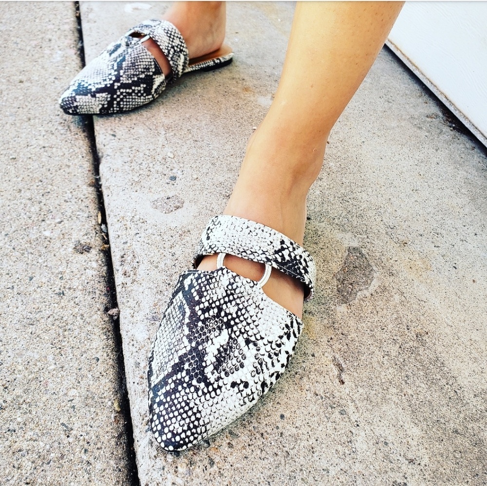 🆕️//The Rosie// snake print flat - Picture 6 of 7